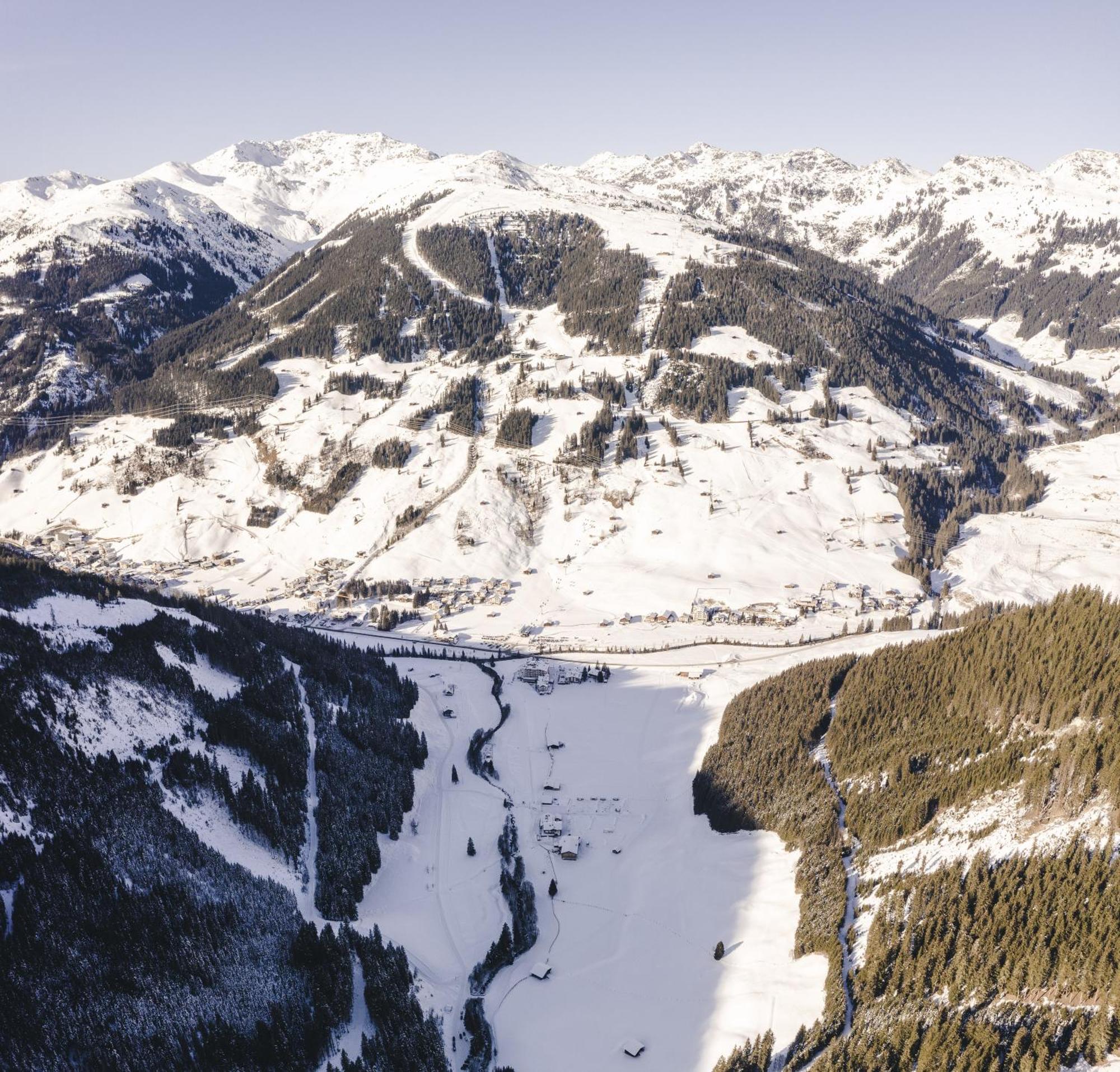 Hotel Traumhotel Alpina Superior --luxushotel Mit Badesee (adults Only)